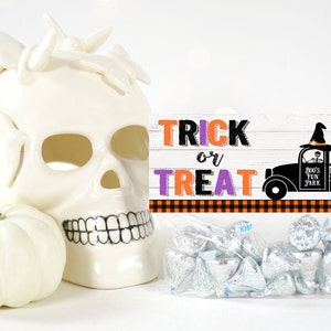 HALLOWEEN TRUCK Treat Bag TOPPERS, Treat Bag Toppers for Halloween, Halloween Treat Toppers for School, Classroom Halloween, Vintage truck