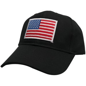 Peut inclure: Une casquette de baseball noire avec un patch brodé du drapeau américain sur le devant.