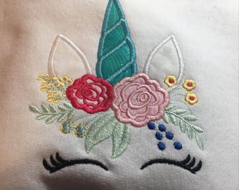 Unicorn Sweatshirt, YOUTH Sweat Shirt, White Crew Neck Sweatshirt, Appliqué Sweatshirt