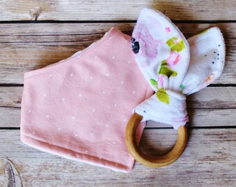 Bandana Bib & Teething Ring Baby Gift – “Boho Baby Girl Floral"