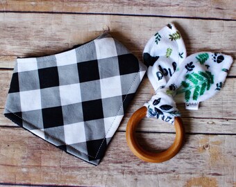 Bandana Bib & Teething Ring Baby Gift – Woodland Hello Bear