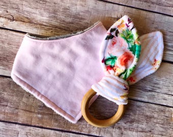 Bandana Bib & Teething Ring Baby Gift – Boho Succulent