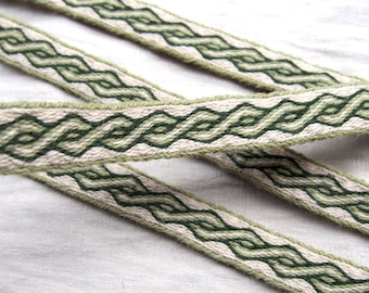 Tablet woven trim, Birka, Rassawa, viking tablet weaving, tablet weave, woven braid, brettchenborte, viking tunic, viking dress, pattern C01