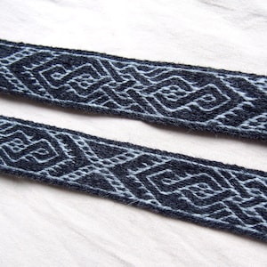 Woolen tablet woven belt, Viking reenactment, tablet weaving, card weave, woven braid, Brettchenborte, medieval reenactment, D39