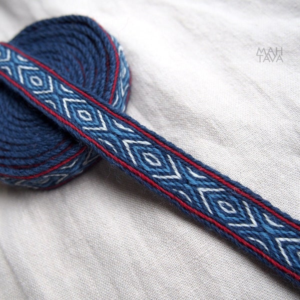 Tablet woven woolen trim, length to choose, viking trim, tablet weaving, card woven, woven braid, Brettchenborte, reenactment, A10c