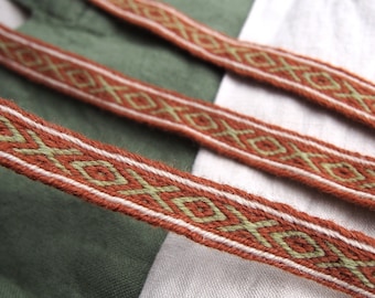 Tablet woven trim, woolen viking trim, tablet weaving, tablet weave, woven braid, brettchenborte, viking tunic, viking dress