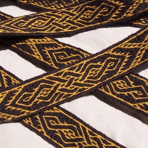 Woolen tablet woven belt for historical reenactment - Celtic, Germanic, Merovingian, Viking, medieval, pattern D39