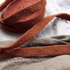 Tablet woven trim, woolen viking trim, tablet weaving, tablet weave, woven braid, brettchenborte, viking tunic, viking dress, pattern T11
