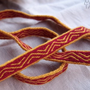 Tablet woven trim, MANY COLOR VARIANTS, woolen viking trim, tablet weaving, tablet weave, woven braid, brettchenborte, pattern T11