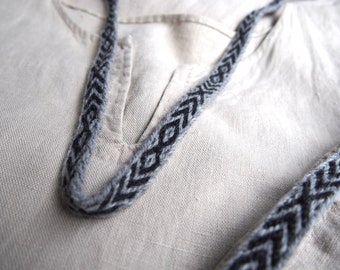 Tablet woven trim from Kaupang, Oseberg,wool, viking trim, tablet weaving, card woven band, woven braid, Brettchenband, pattern T07
