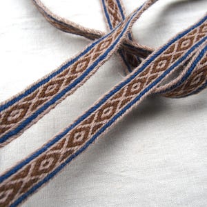 Tablet woven trim, woolen viking trim, tablet weaving, tablet weave, woven braid, brettchenborte, viking tunic, viking dress, pattern T01b