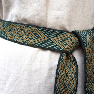 Woolen tablet woven belt, tablet weaving, card woven band, woven braid, Brettchenband, reenactment, viking, medieval costume, pattern D55