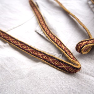 Tablet woven band, woolen viking trim, based on archaeological find from Iceland, tablet weaving, tablet weave, woven braid, brettchenborte, image 4