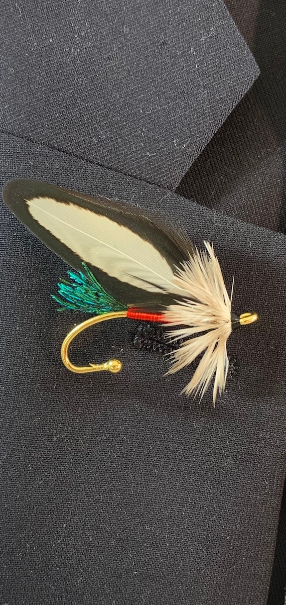 Fly Fishing Fly Lapel Pin/ Boutonnière Spruce Streamer -  Canada