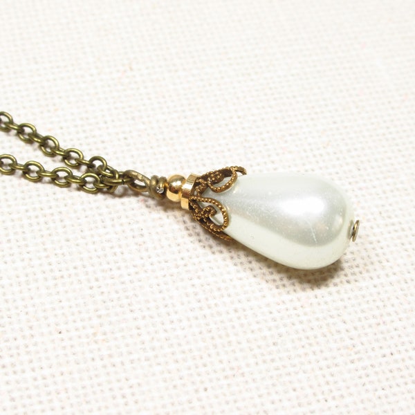 Collier RENAISSANCE chaîne style vintage avec perle goutte blanche