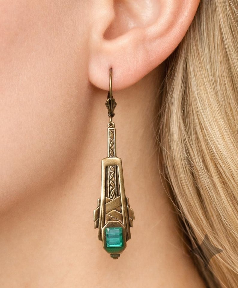 ART DÉCO EMERALD earrings made of bronze-colored brass with green original vintage glass stones (2336) image 1