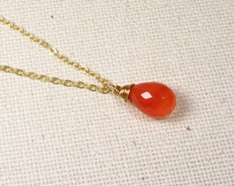 CARNELIAN DROPS necklace brass chain with carnelian briolette (2277)