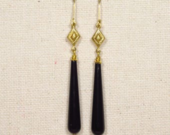 Long BLACK PANTHER earrings in golden brass with black drop beads in Art Deco style (2125)