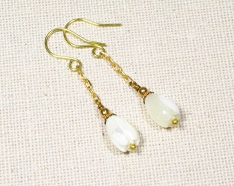 Earrings MOTHER OF PEARL FLOWERS white flower earrings flower earrings mother of pearl