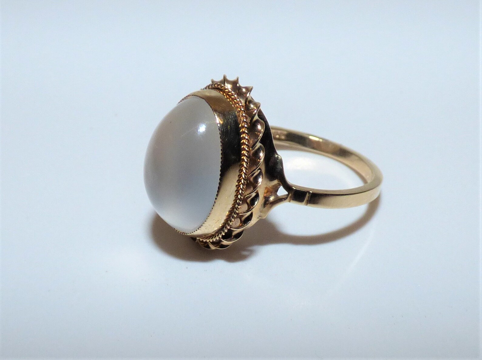 Vintage Moonstone Cabochon Ring 9ct Gold Glowing Catseye Etsy