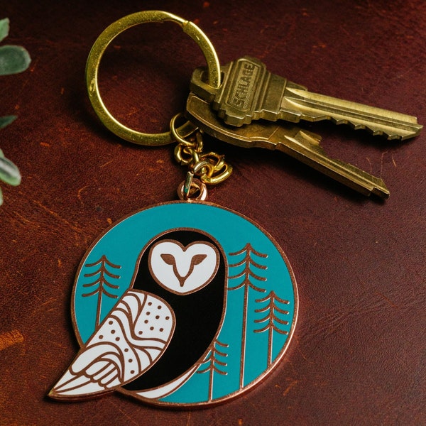 Barn Owl Enamel Keychain, Animal Keyring, owl gift, flying owl