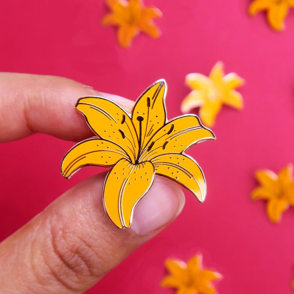 Yellow Lily Enamel Pin, Needle Minder Botanical Enamel pin, Plant lover gift, Floral Lapel pin