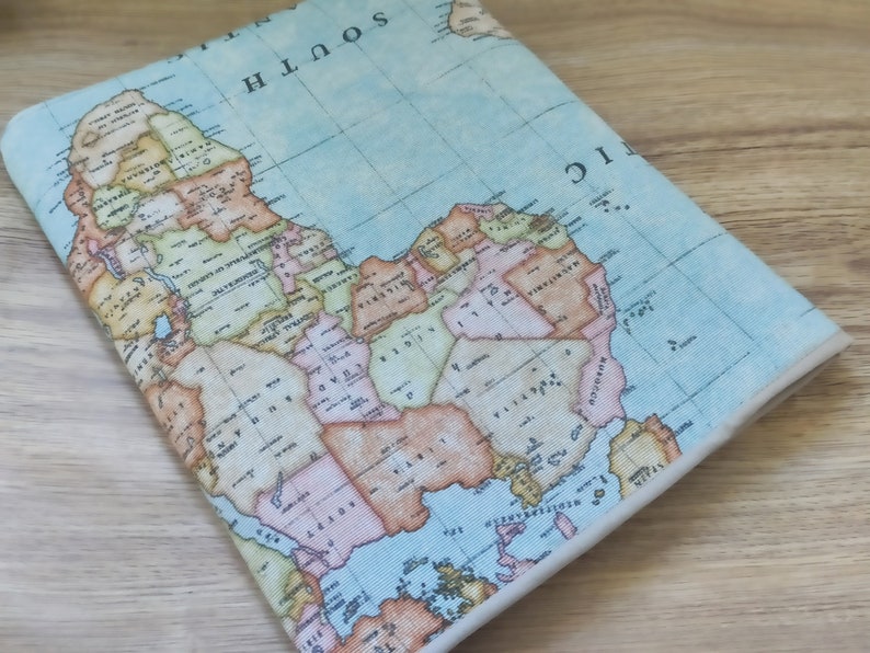 Book Sleeve World map, Couverture de livre de poche pour lui, sac de protection de livre, pochette d'accessoires de livre, cadeaux de Noël pour les lecteurs image 4