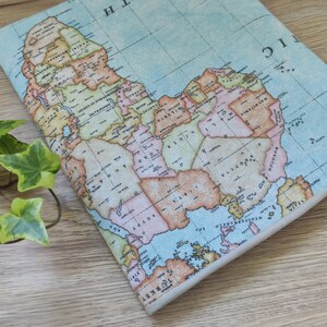 Book Sleeve World map, Couverture de livre de poche pour lui, sac de protection de livre, pochette d'accessoires de livre, cadeaux de Noël pour les lecteurs image 1