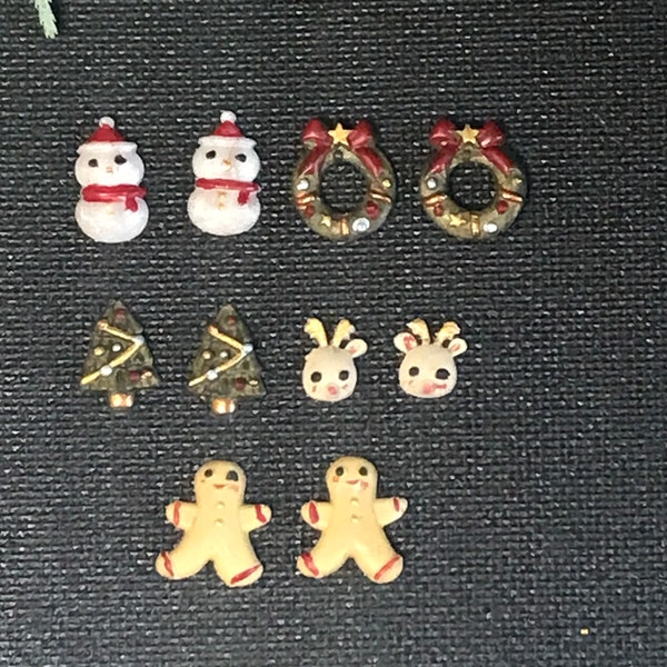 Boucles d’oreilles miniatures de Noël en argile / pâte polymère
