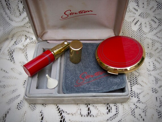Lovely vintage Stratton compact and atomiser set -