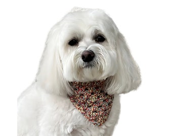 Padrão de bandana de cachorro de crochê fácil - acessório estiloso para animais de estimação para primavera, verão ou outono