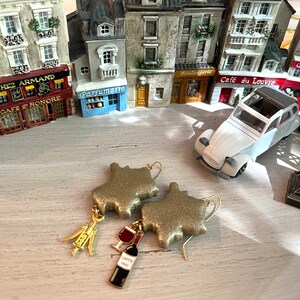 Französische Ohrringe, Weinliebhaber Geschenk, Karte von Frankreich, handgemachte Ton Ohrringe, Wein Charms, Frankophile Geschenke, Frankreich Liebhaber Geschenk, Karte Ohrringe