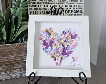 Arte de pared con forma de corazón de mariposa morada: papel origami Yuzen Washi, enmarcado