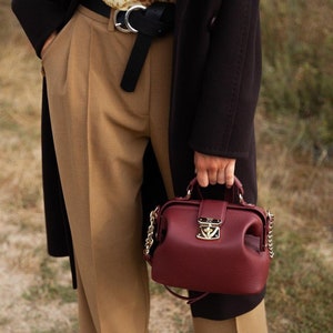 Leder Arzttasche für Frauen, Burgund Leder Umhängetasche, Damen Leder Arzttasche, Ledertasche KF-1547
