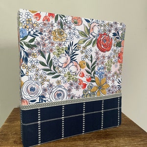 3rings standard binder covered with beautiful fabrics.  cartonnage