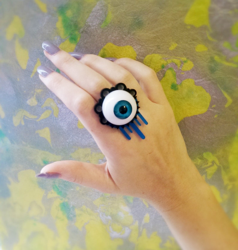 Cry-Baby Eyeball Ring Statement Jewelry image 5