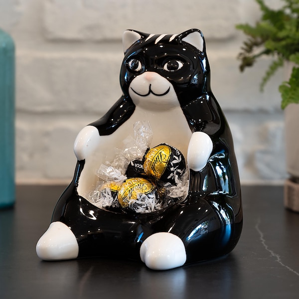 Black Cat Catch-All Dish: Ceramic Jewelry Tray, Desk Decor, Candy bowl