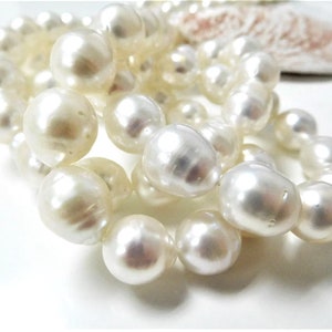 9-12mm White Circle/Baroque South Sea Pearl Neckace Strand