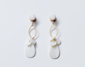 White Wedding Dangle Plugs /8g ,6g ,4g ,2g ,0g ,00g ,1/2, 9/16 , 5/8 ,11/16 ,3/4 ,1 inch Simple Earrings Gauges