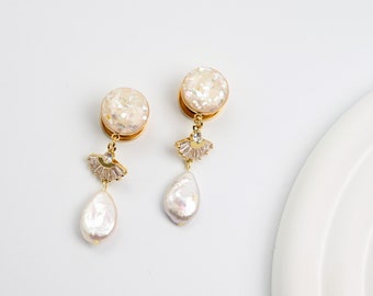 Crushed Shell Ear Gauges: Zircon Fan, Freshwater Pearl Dangle (8g-1 inch)
