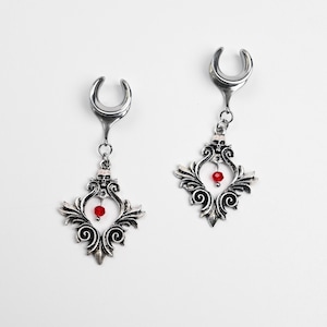 Gothic Vampire Skull Ear Saddle with Red Bead Centerpiece, Available from size 2g(6mm)-1 3/16 (30mm)
