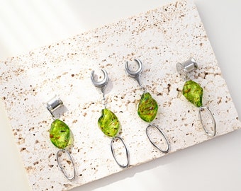 Twisted Green Bead Ear Saddle with Irregular Hoop - Unique Spring/Summer Ear Gauges,Ear Plugs (2g-30mm)