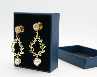 Crushed Shell Pearl Dangle Plugs ,Wedding Piercing Gauges /8g ,6g ,4g ,2g ,0g ,00g ,1/2, 9/16 , 5/8 ,11/16 ,3/4 ,1 inch Hoop Gauges