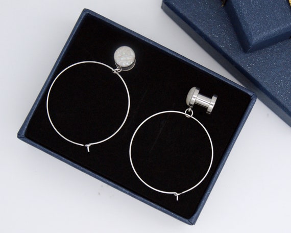 Silver Crushed Shell Hoop Dangle Plugs stylish Piercing Gauges 8g 6g 4g 2g 0g 00g 1 2 9 16 5 8 11 16 3 4 1 Inch Hoop Gauges Etsy Australia