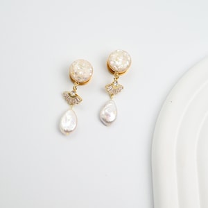 White Crushed Shell Screw On Ear Gauges with Zircon Fan Hanger and Freshwater Pearl Drop Perfect for Prom or Wedding, Size 8g up to 1 inch image 3