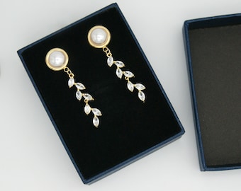 Pearl with Zircon Dangle Wedding Plugs / Piercing Gauges /8g ,6g ,4g ,2g ,0g ,00g ,1/2, 9/16 , 5/8 ,11/16 ,3/4 ,1 inch Crystal Gauges