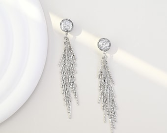 Silver Cascade: Shimmering Fringe Screw-On Ear Gauges,Earring Plug /8g ,6g ,4g ,2g ,0g ,00g ,1/2, 9/16 , 5/8 ,11/16 ,1 inch Gauges Earring