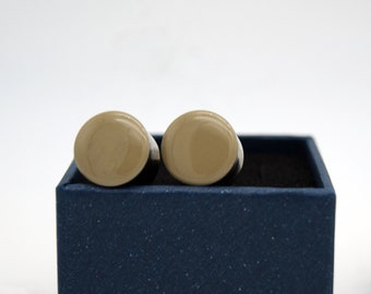 Double Flared Ear Plugs Available in 8g,6g ,5g ,4g ,2g , 0g ,00g ,1/2, 9/16 , 5/8 ,11/16 ,3/4 ,1 inch Cute Piercing