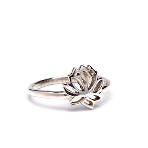 Sterling Silver 925 Lotus Ring Flower Boho Ring Simple Ring Dainty Yogi Gift Minimal Ring Gift Boxed , Free UK Delivery LT1