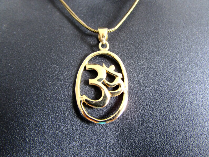 Om Ohm Aum Oval Pendant Necklace Handmade Yogi Yoga Boho Jewelry Free UK delivery BP3 image 1